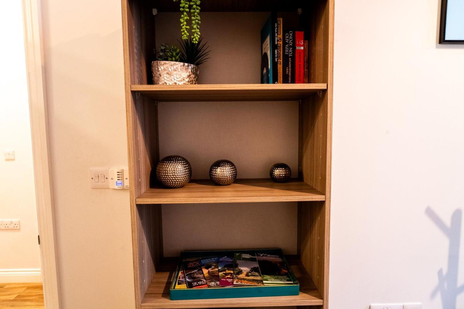 Free Parking | Smart Tv | 4 Guests * Swansea