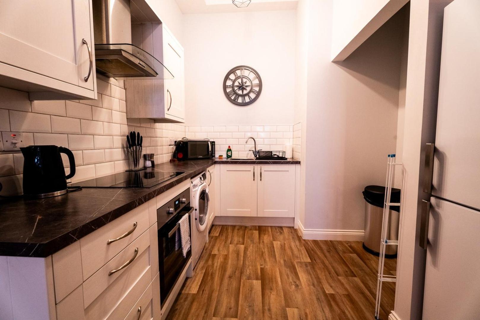 Free Parking | Smart Tv | 4 Guests Swansea