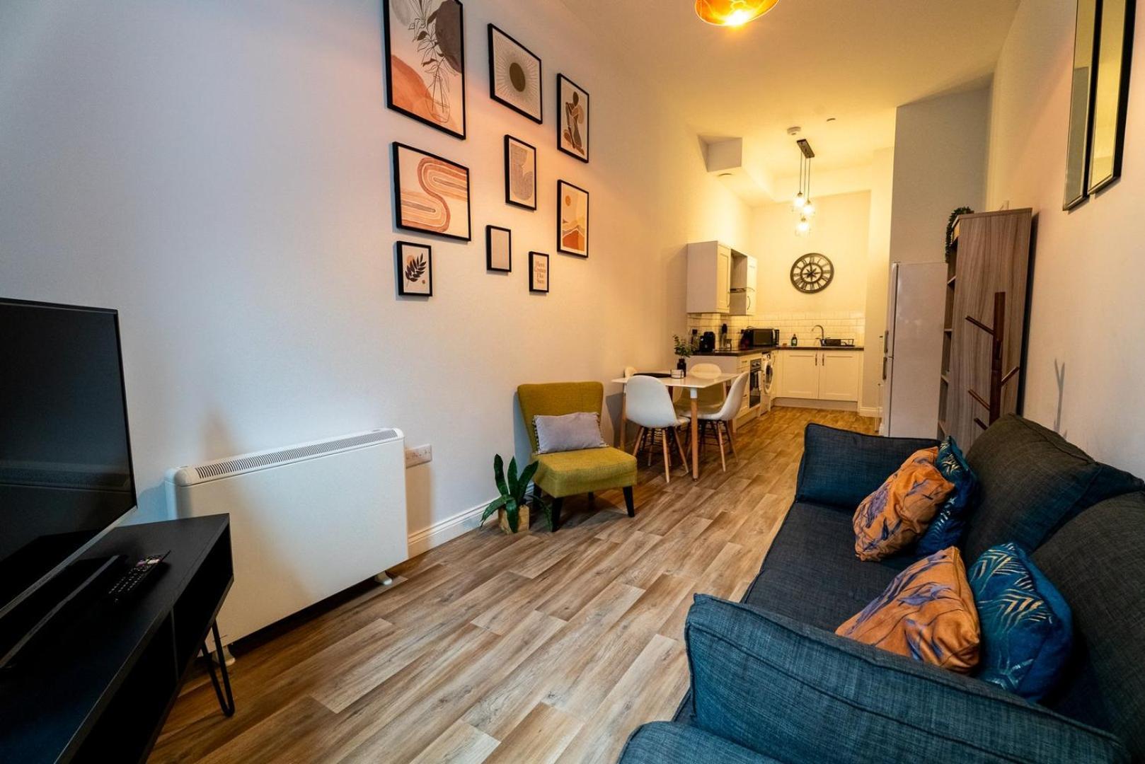 Apartment Free Parking | Smart Tv | 4 Guests