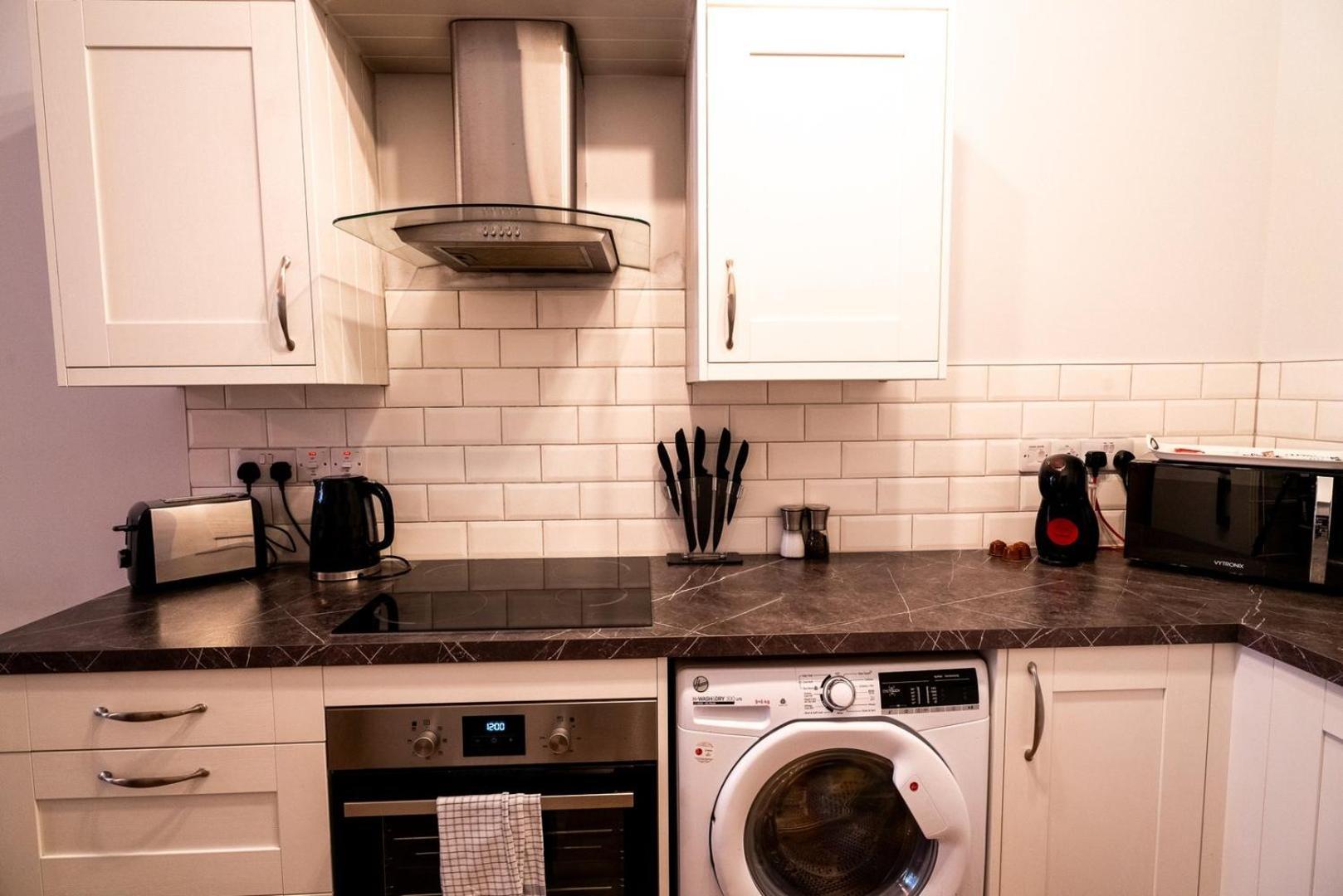 Free Parking | Smart Tv | 4 Guests * Swansea