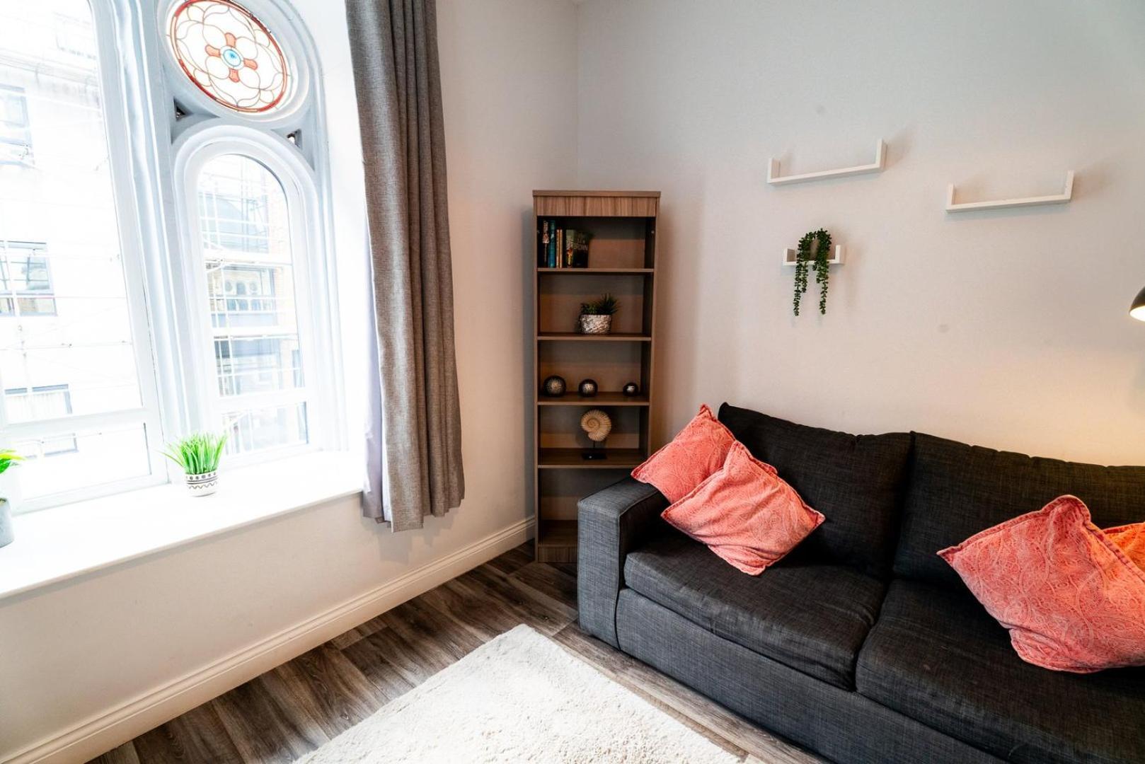 Free Parking | Smart Tv | 4 Guests Swansea