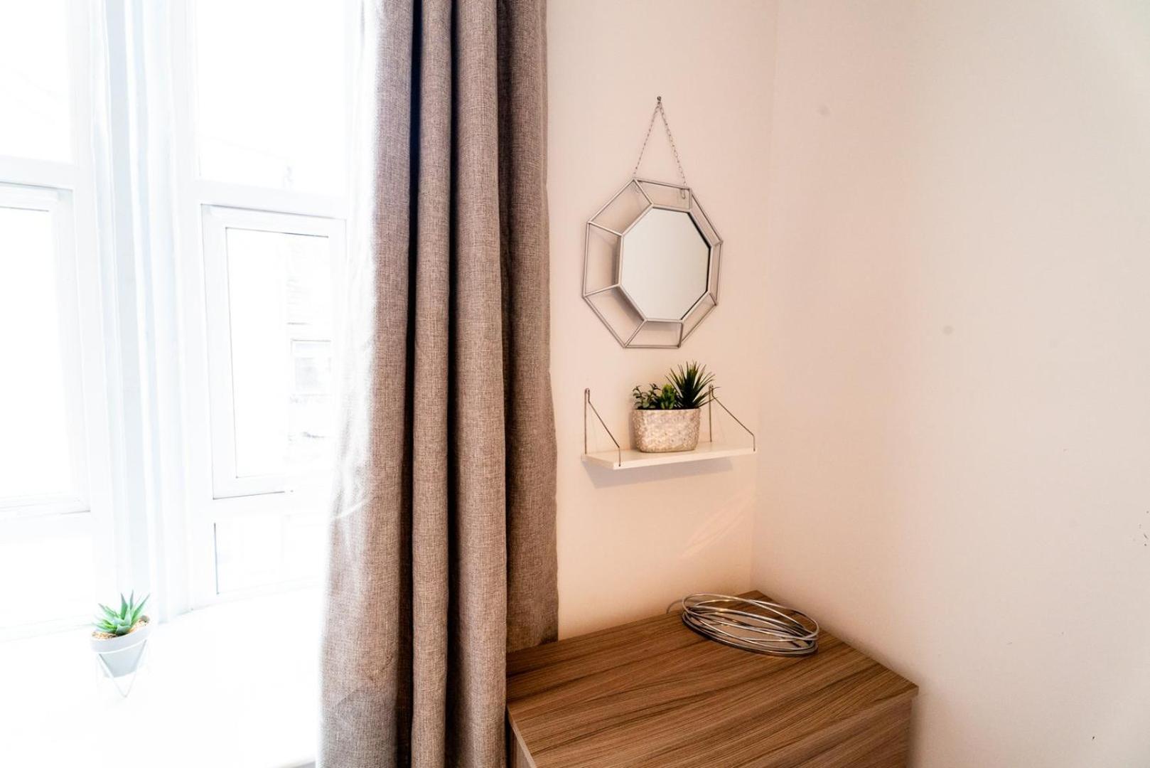 Apartment Free Parking | Smart Tv | 4 Guests *