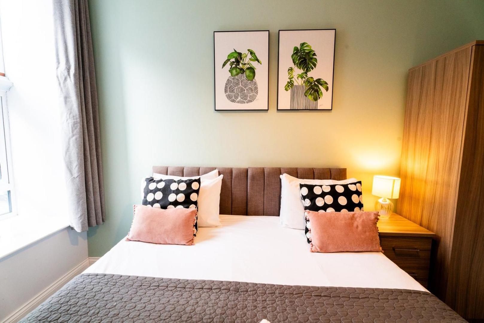 Free Parking | Smart Tv | 4 Guests Apartment Swansea