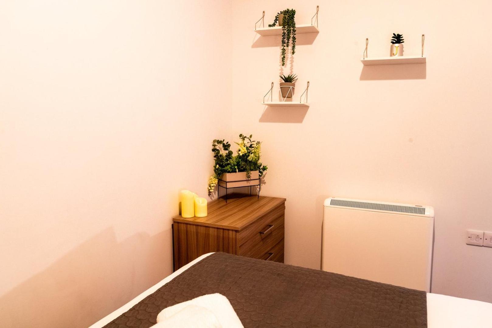 Free Parking | Smart Tv | 4 Guests Swansea
