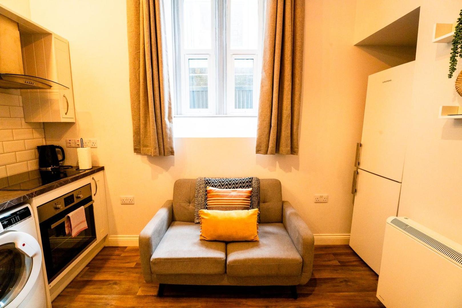 Apartment Free Parking | Smart Tv | 4 Guests
