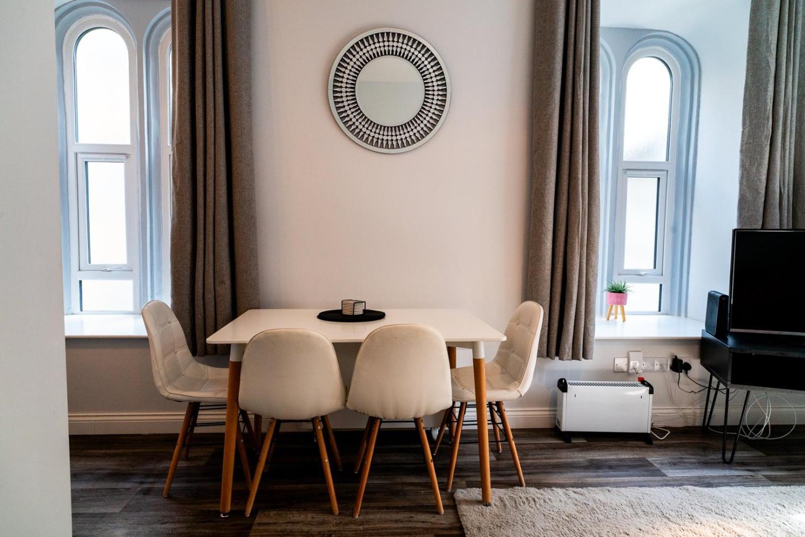 Apartment Free Parking | Smart Tv | 4 Guests *