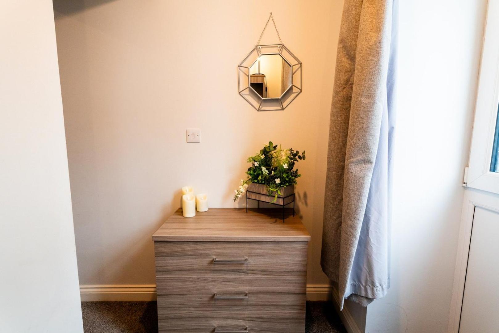 Free Parking | Smart Tv | 4 Guests Swansea
