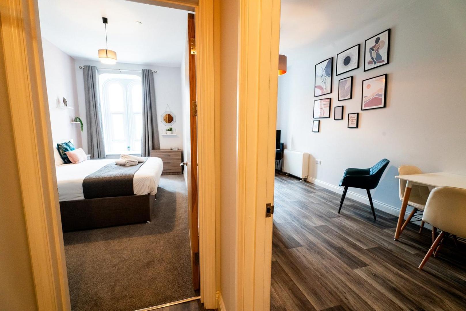 Free Parking | Smart Tv | 4 Guests * Swansea