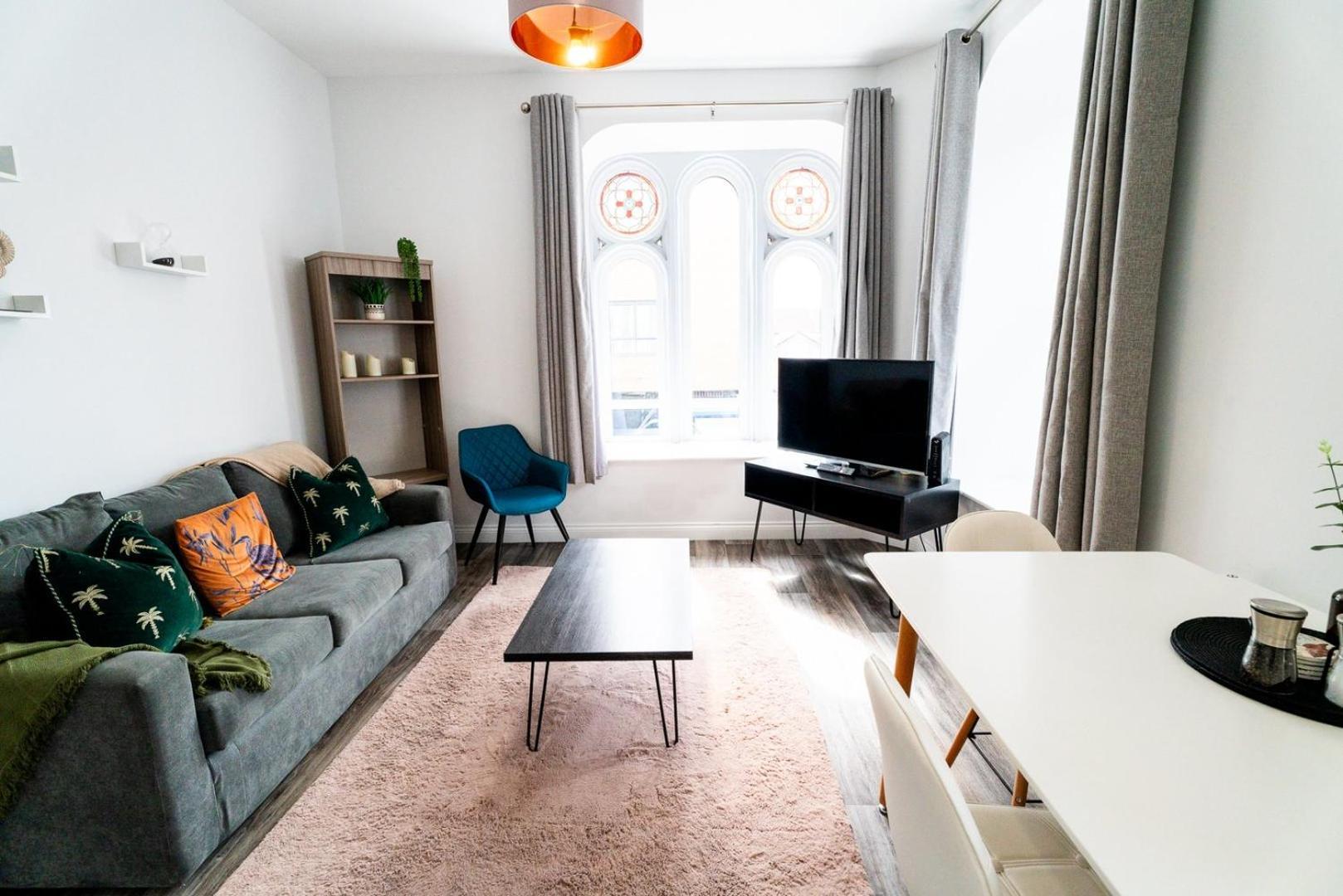 Apartment Free Parking | Smart Tv | 4 Guests