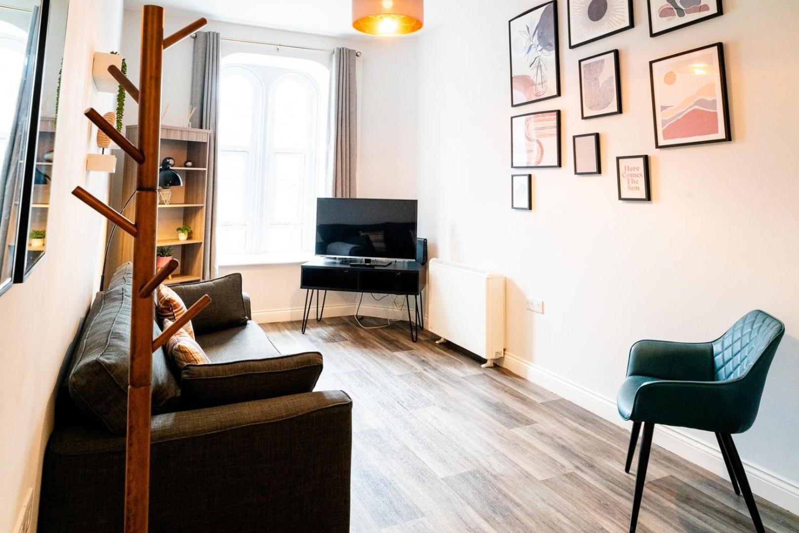 Free Parking | Smart Tv | 4 Guests Swansea