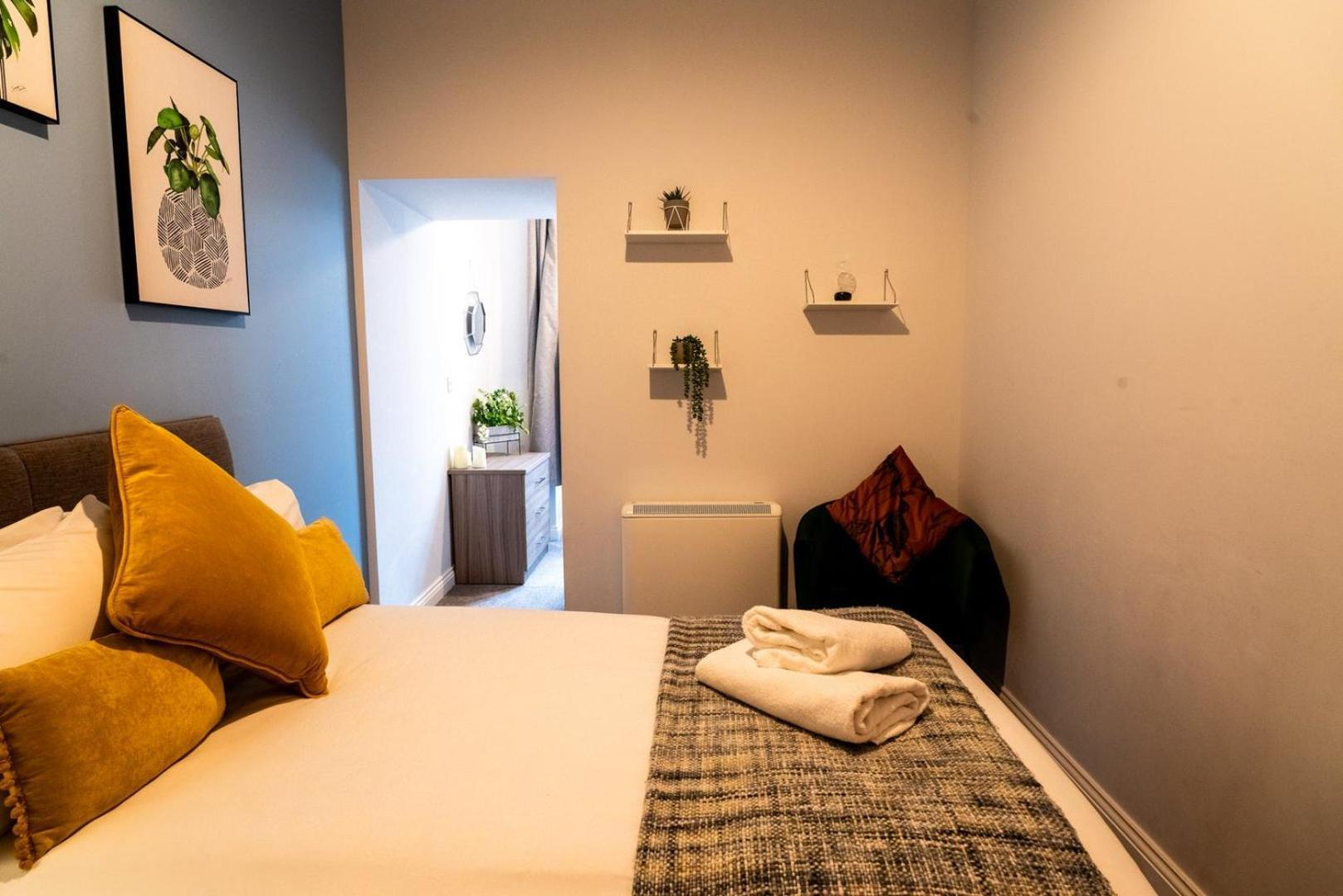 Apartment Free Parking | Smart Tv | 4 Guests *