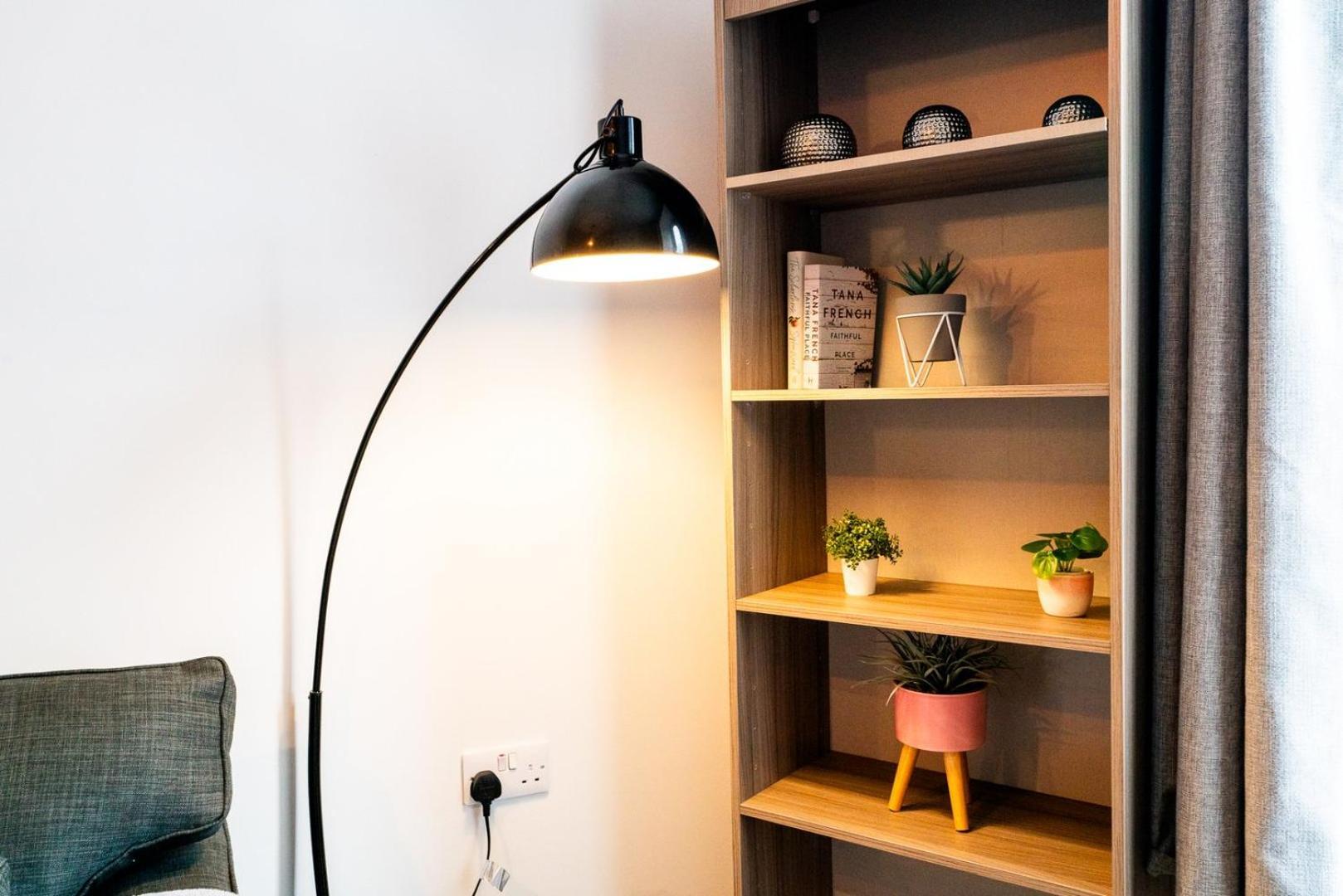 Apartment Free Parking | Smart Tv | 4 Guests *
