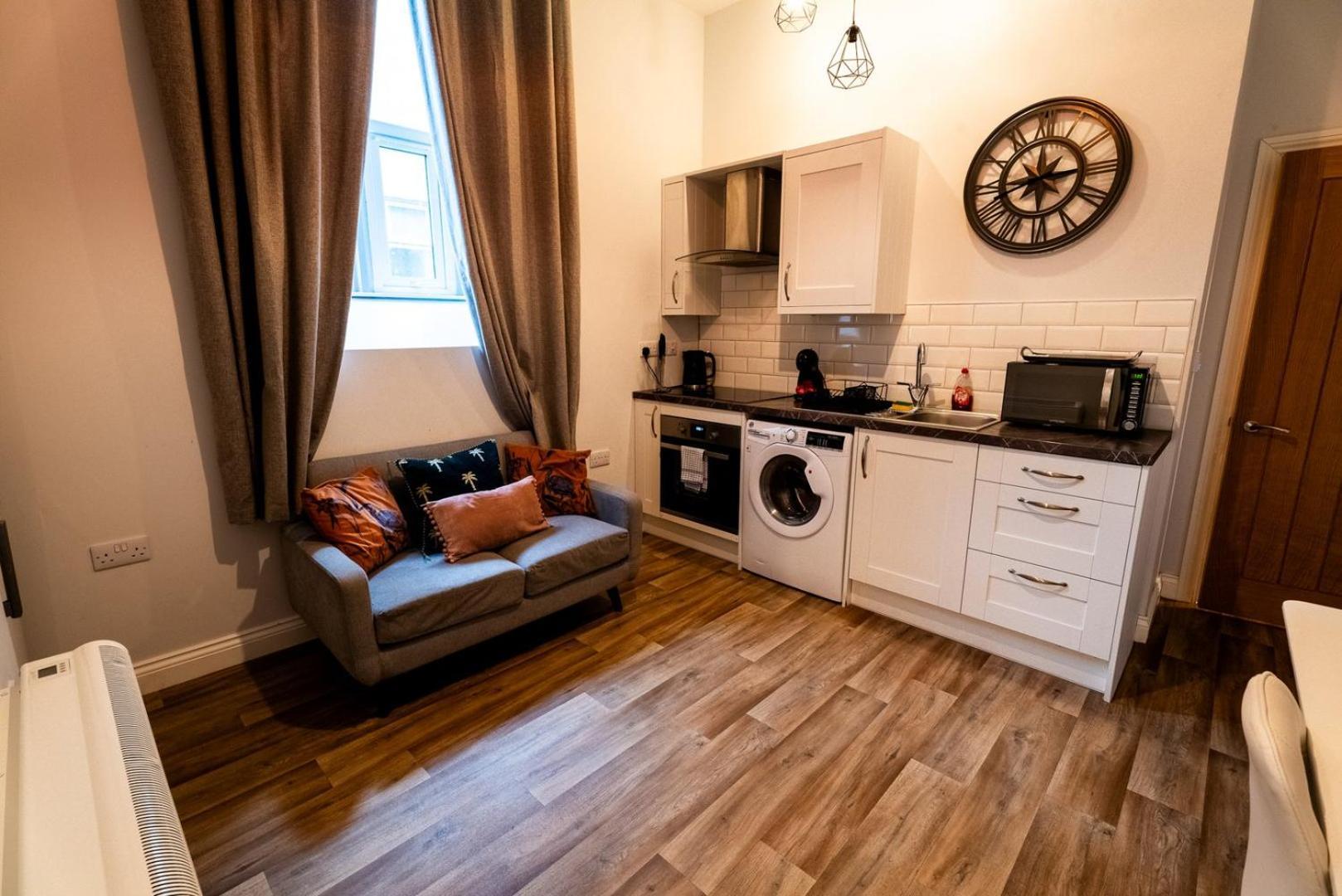Free Parking | Smart Tv | 4 Guests Apartment